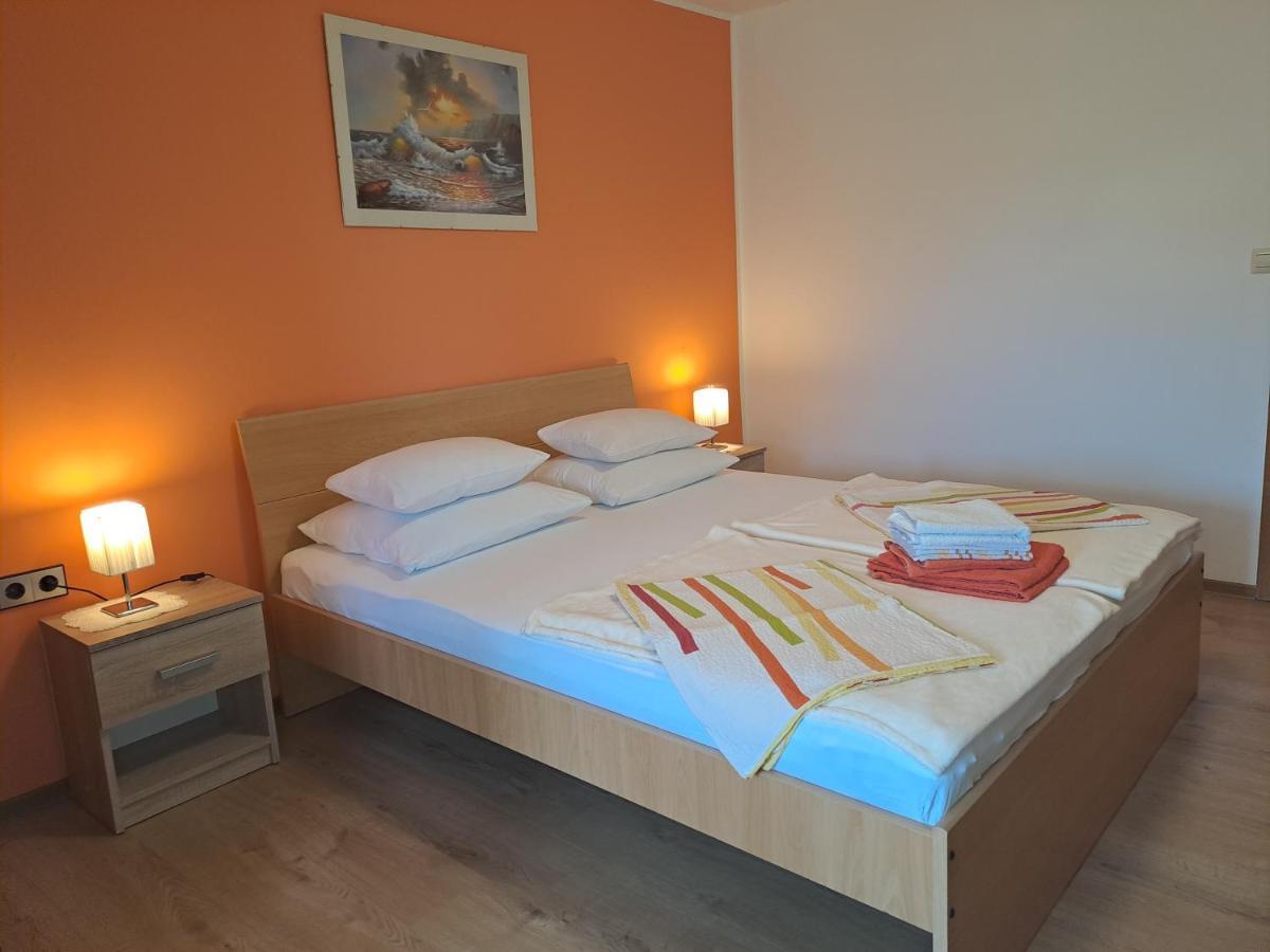 Studio Apartments Maslinik Krk Town Extérieur photo
