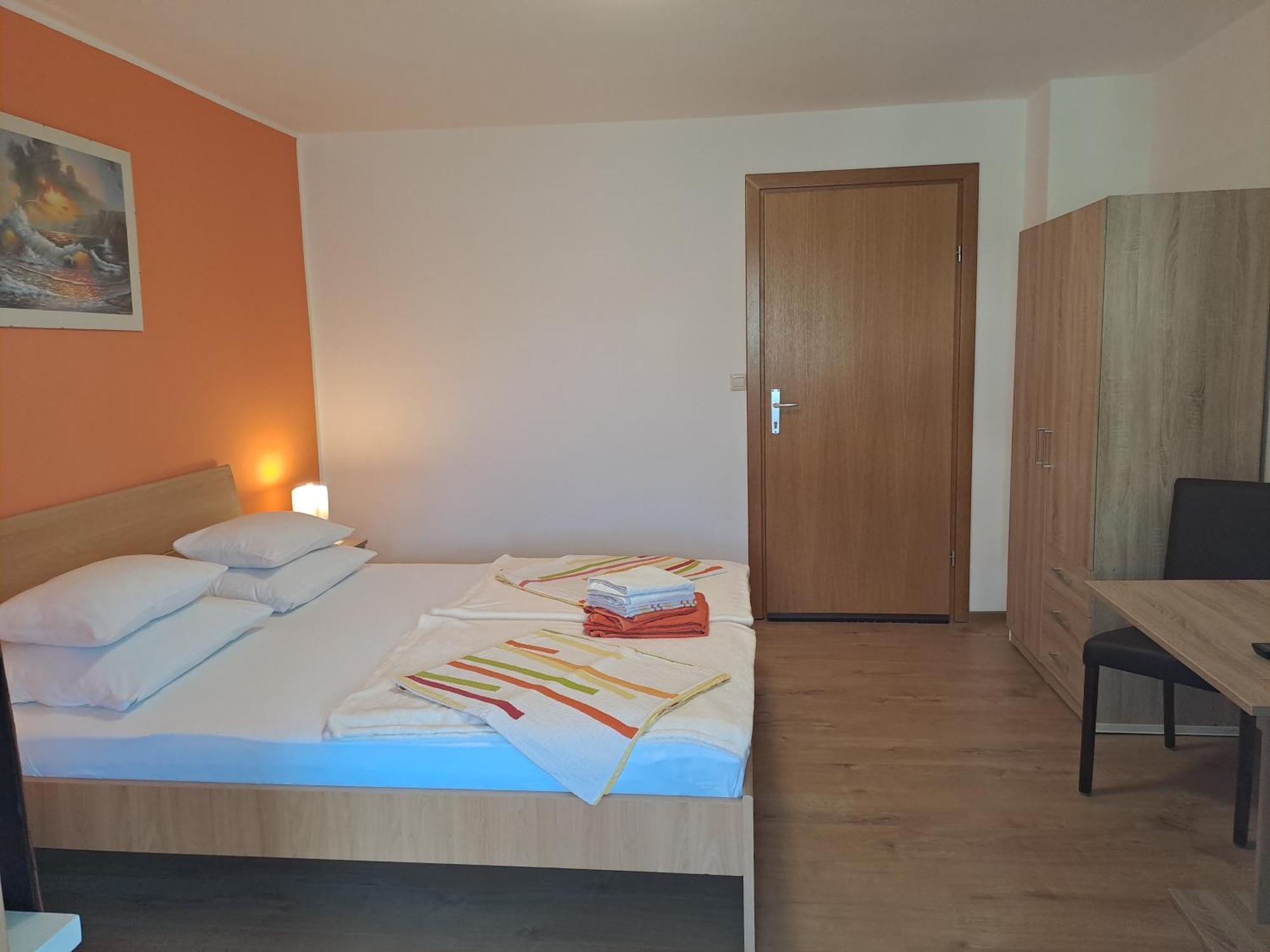 Studio Apartments Maslinik Krk Town Chambre photo